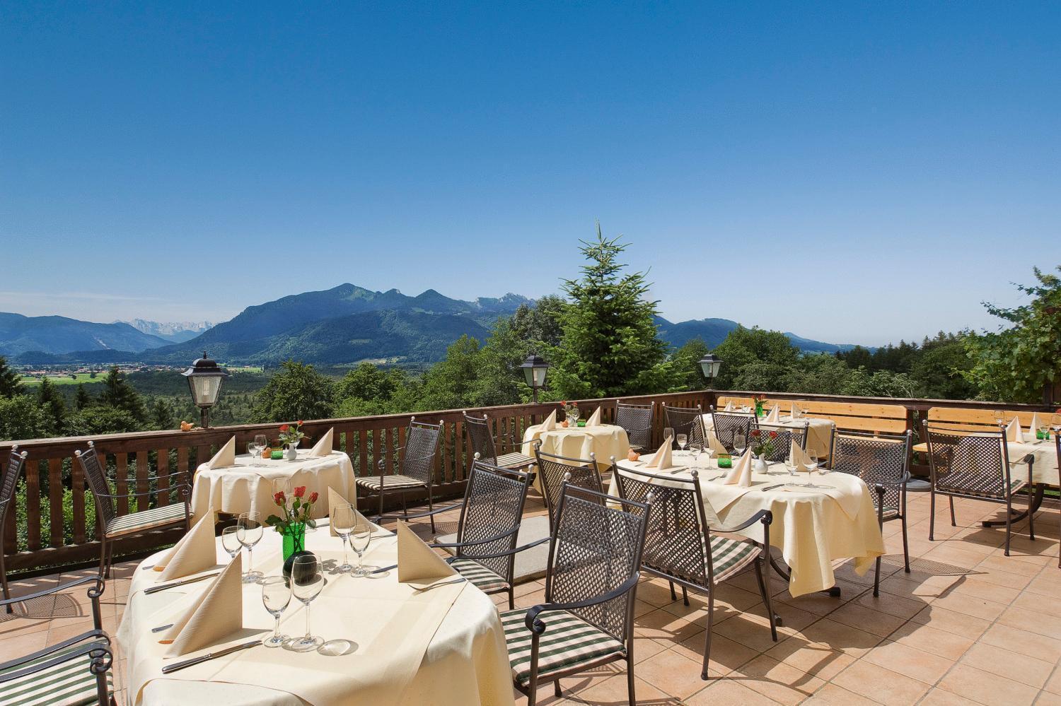 Hotel Restaurant Ferienwohnungen ALPENHOF Übersee Exterior foto